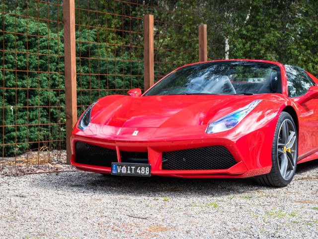 Ferrari 488 Spider  фото