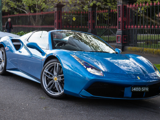 Ferrari 488 Spider  фото