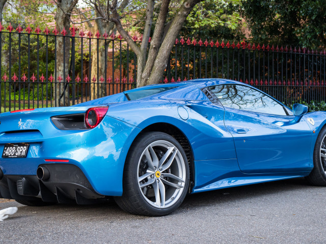 Ferrari 488 Spider  фото