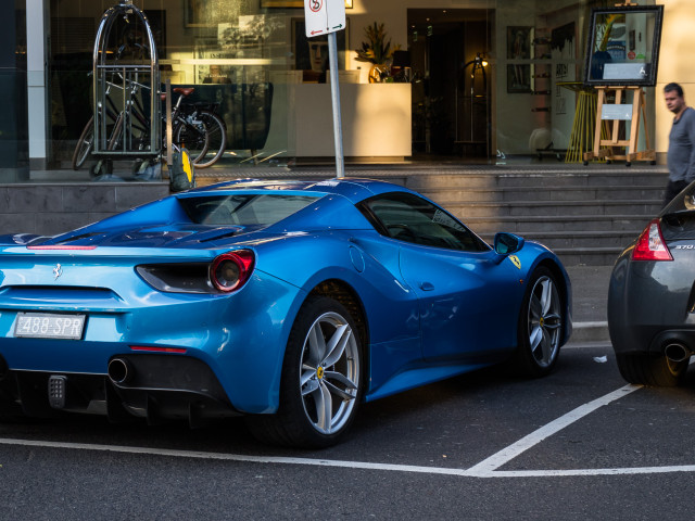 Ferrari 488 Spider  фото