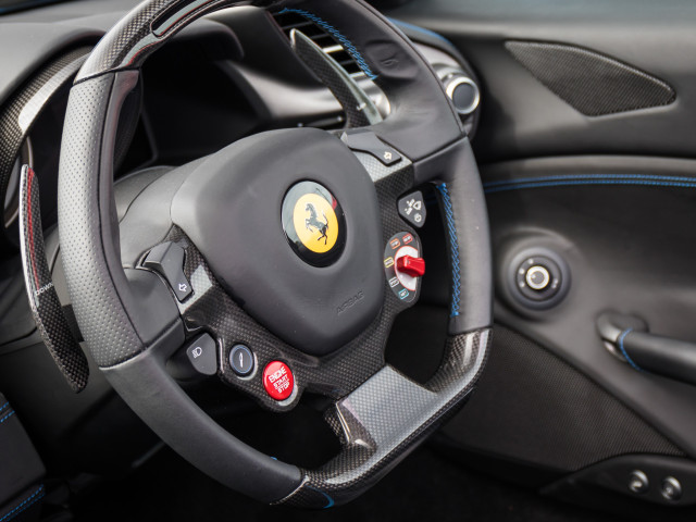 Ferrari 488 Spider  фото