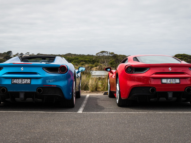 Ferrari 488 Spider  фото