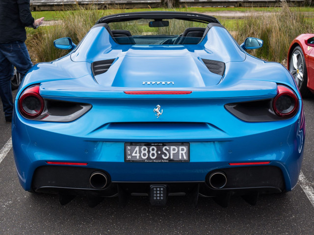 Ferrari 488 Spider  фото