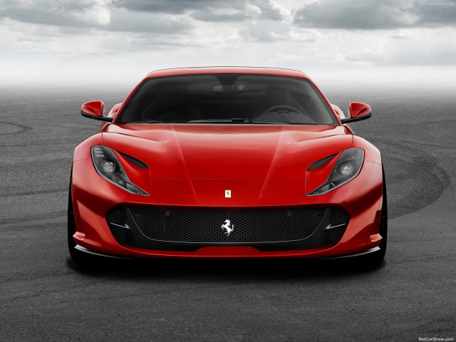 Ferrari 812 Superfast фото