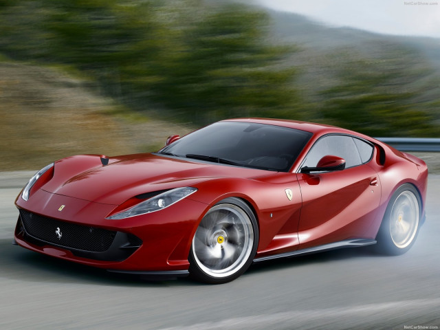 Ferrari 812 Superfast фото