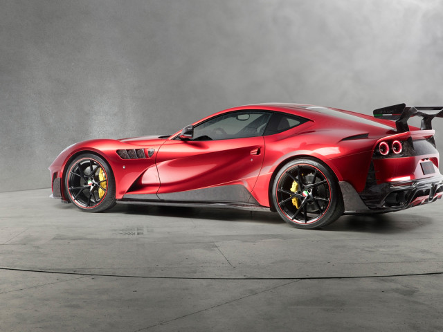 Ferrari 812 Superfast фото