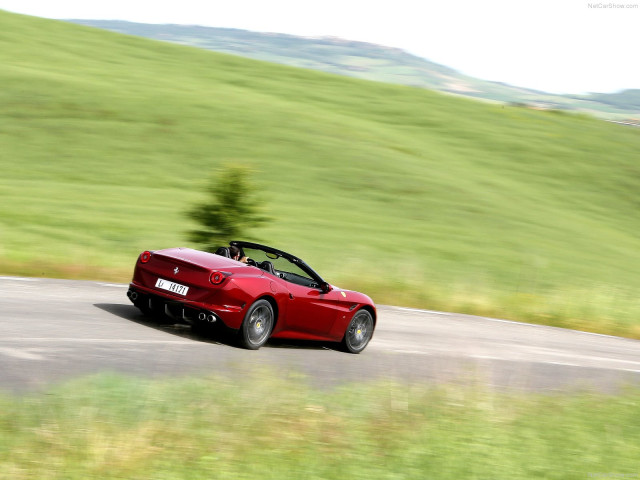 Ferrari California T фото