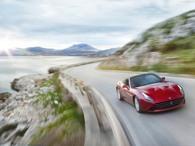 Ferrari California T фото