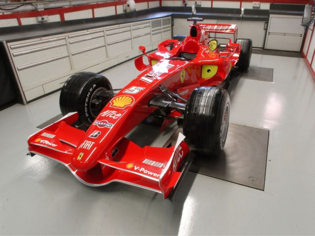 Ferrari F2007 фото