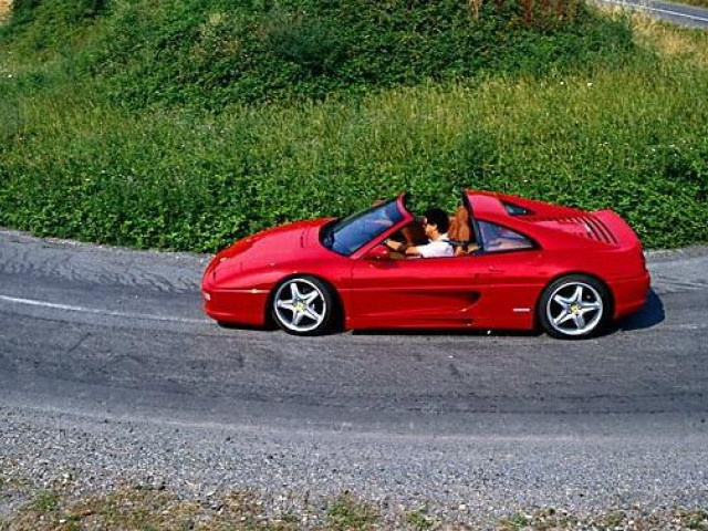 Ferrari F355 Spyder фото