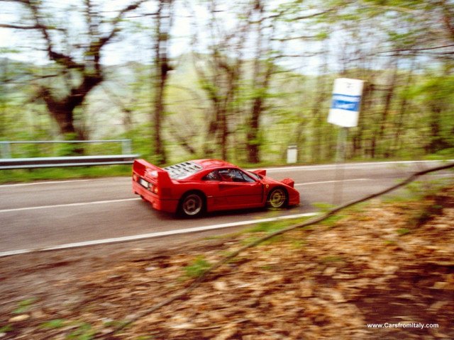 Ferrari F40 фото