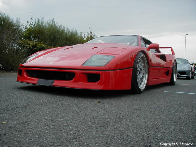 Ferrari F40 фото