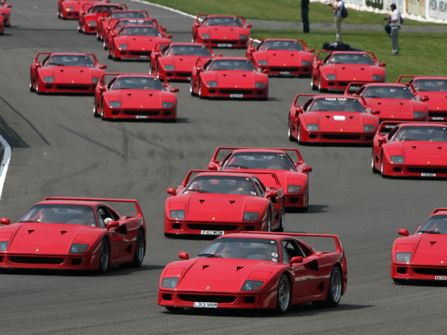 Ferrari F40 фото