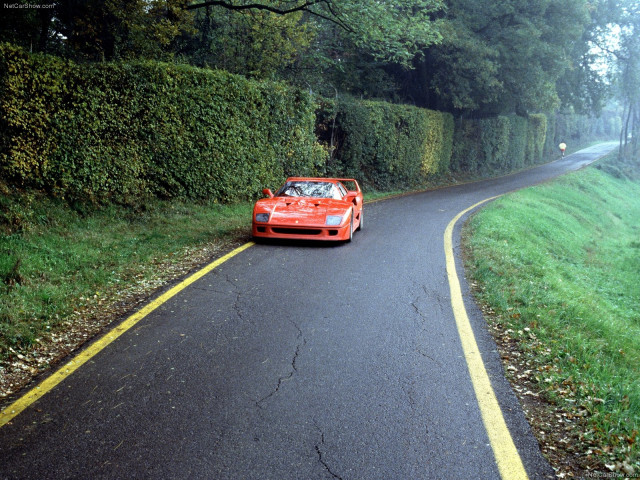 Ferrari F40 фото