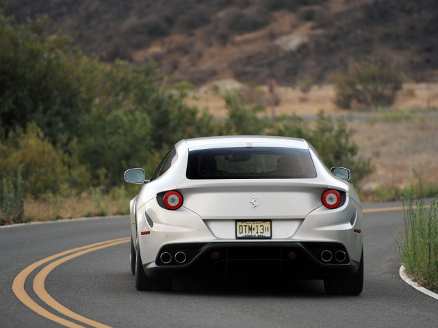 Ferrari FF фото