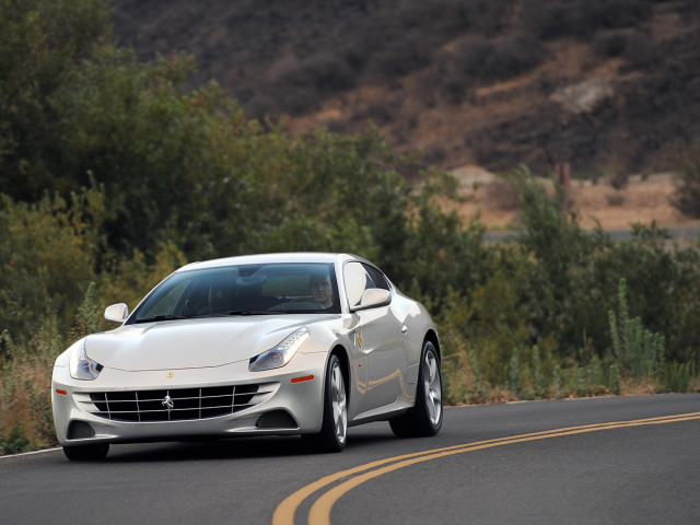 Ferrari FF фото