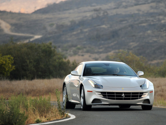 Ferrari FF фото