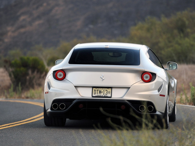 Ferrari FF фото