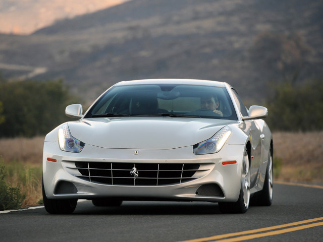 Ferrari FF фото