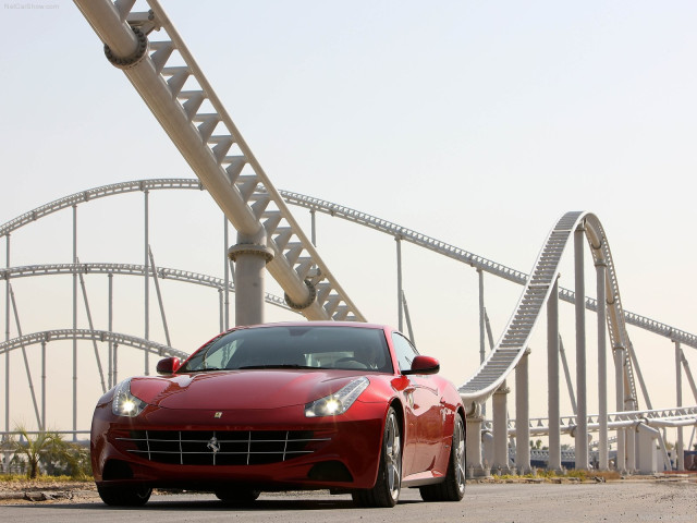 Ferrari FF фото