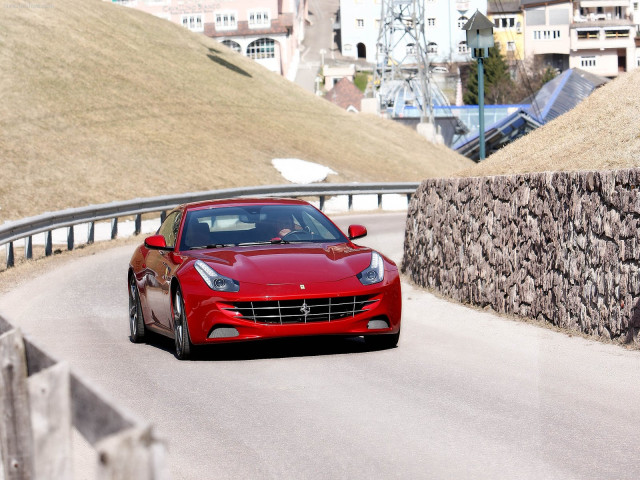 Ferrari FF фото