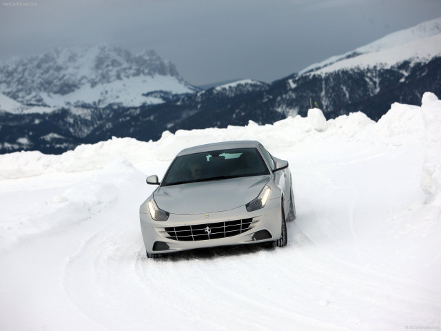 Ferrari FF фото