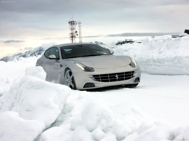 Ferrari FF фото