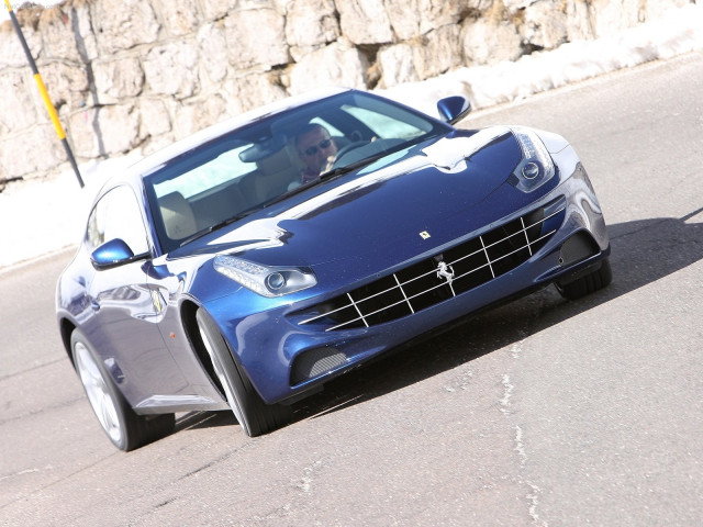 Ferrari FF фото