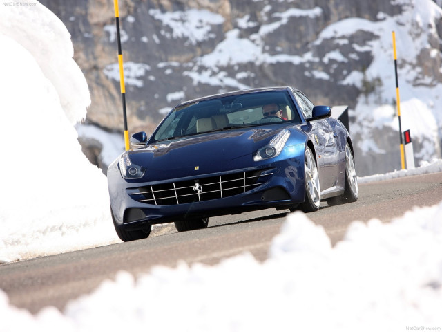 Ferrari FF фото