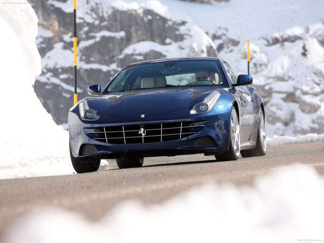 Ferrari FF фото