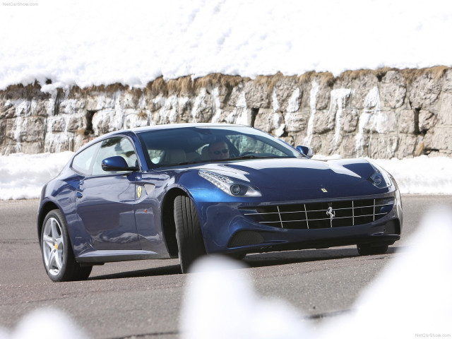 Ferrari FF фото