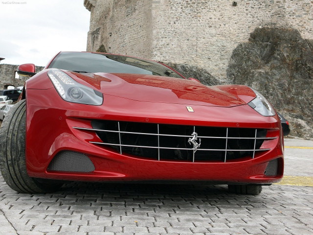 Ferrari FF фото