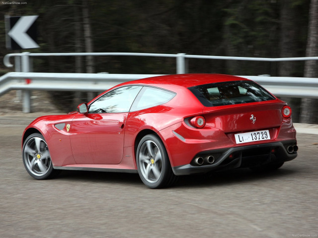 Ferrari FF фото