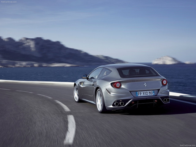 Ferrari FF фото