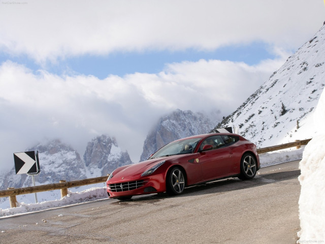 Ferrari FF фото