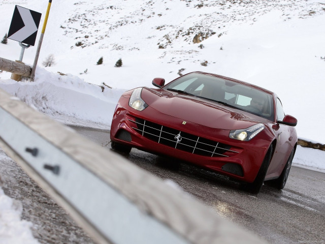 Ferrari FF фото