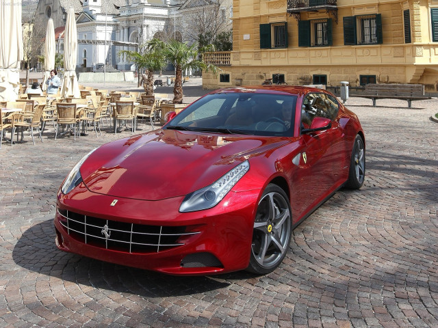 Ferrari FF фото