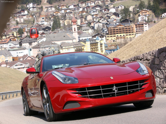 Ferrari FF фото