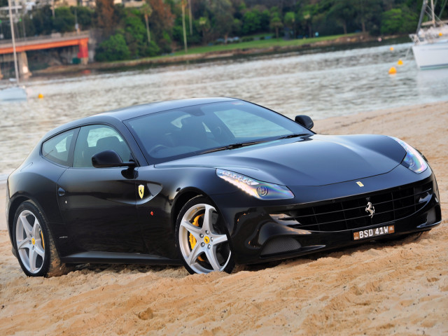 Ferrari FF фото