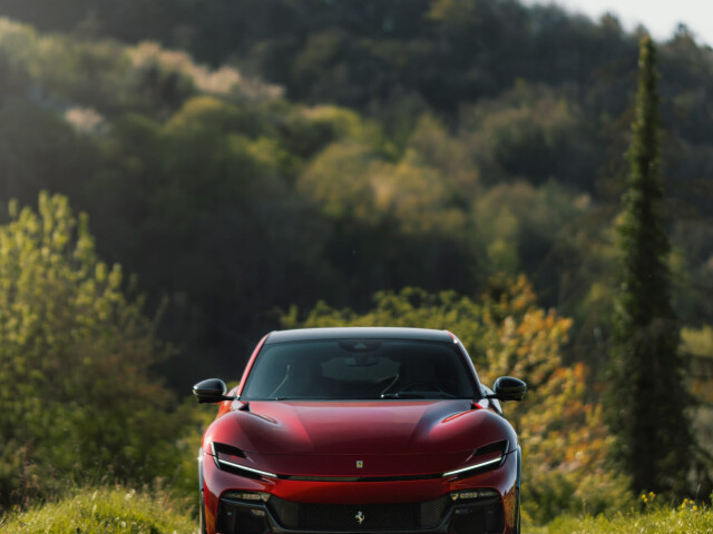 Ferrari Purosangue фото