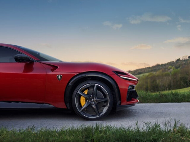 Ferrari Purosangue фото