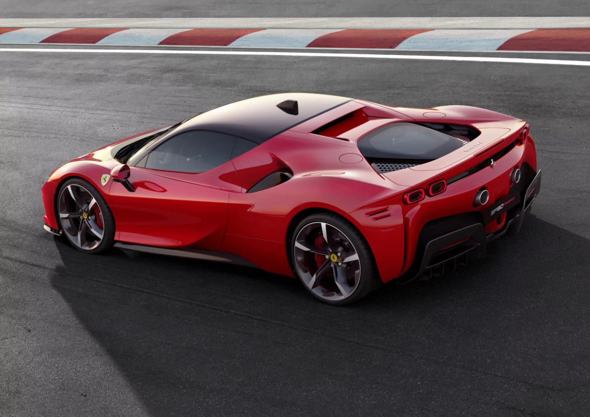 Ferrari SF90 Stradale фото 208021