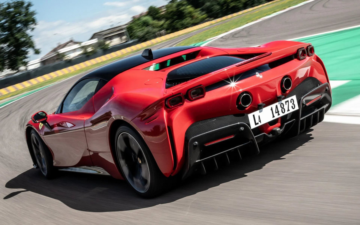 Ferrari SF90 Stradale фото 208022