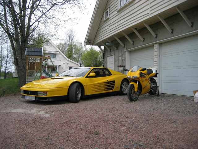 Ferrari Testarossa фото