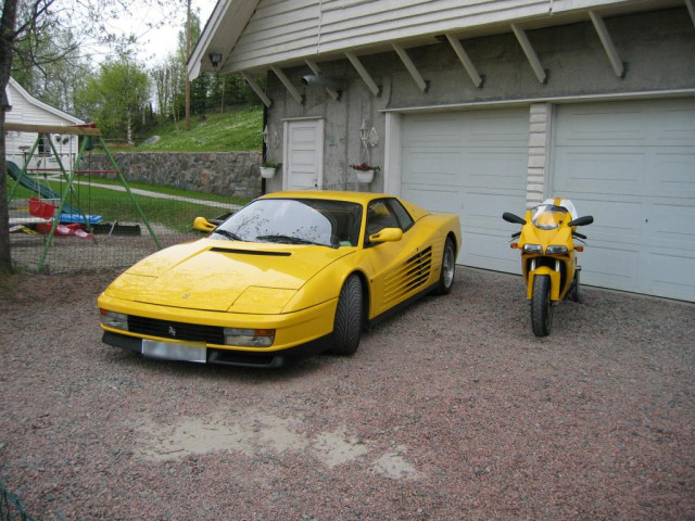 Ferrari Testarossa фото