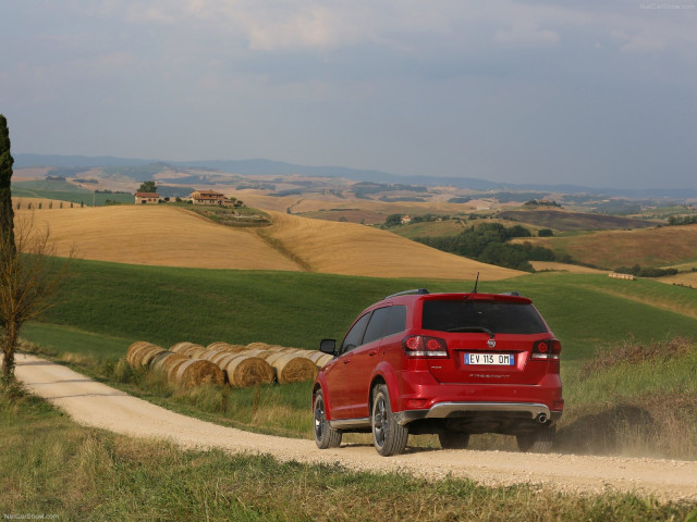 Fiat Freemont Cross фото