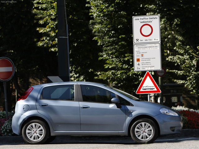 Fiat Grande Punto Natural Power фото