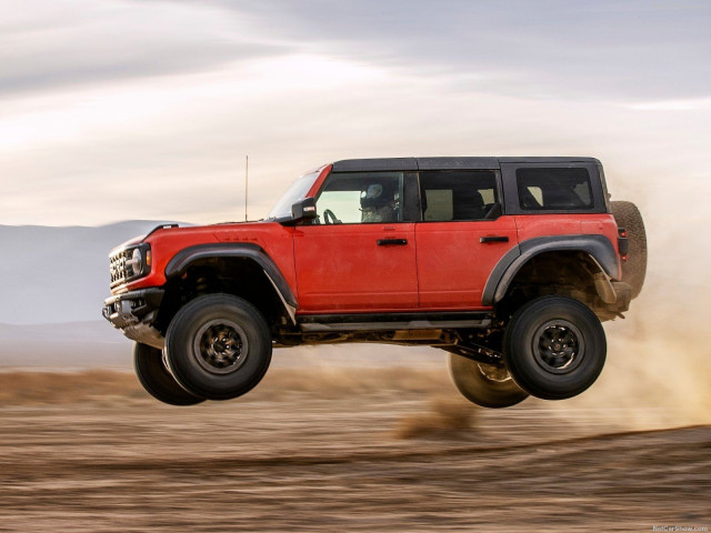 Ford Bronco Raptor фото