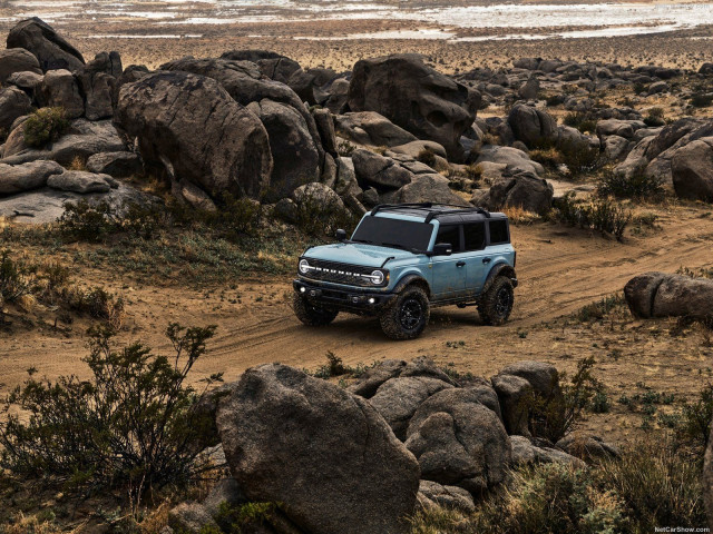 Ford Bronco фото