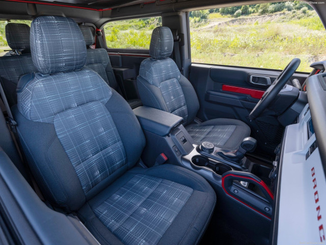 Ford Bronco фото